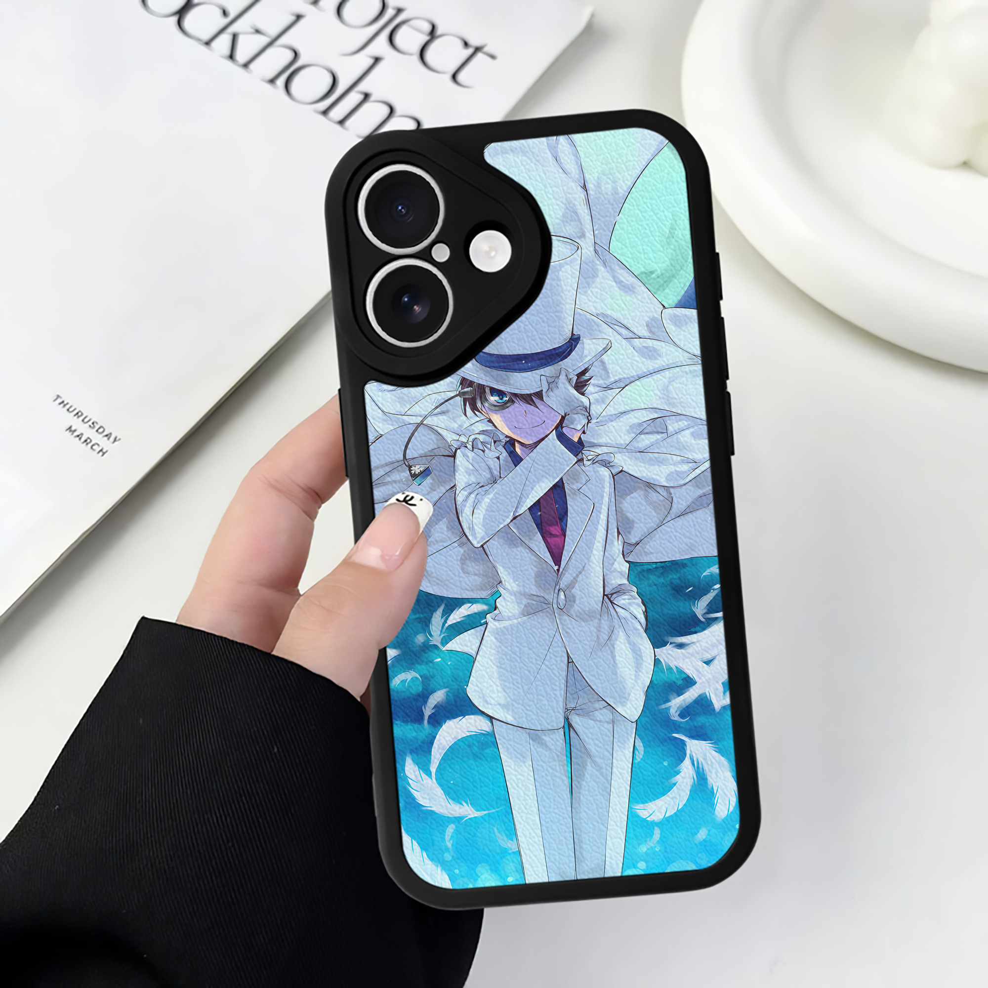 （画像用） 名探偵コナン Detective Conan 【iPhone 16シリーズ対応】シリコンスマホケース（レザー調） 材質：シリコン